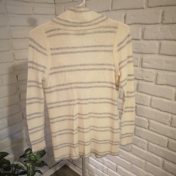 Banana Republic Ladies Cream & Grey Stripe Sweater - Picture 2 of 11